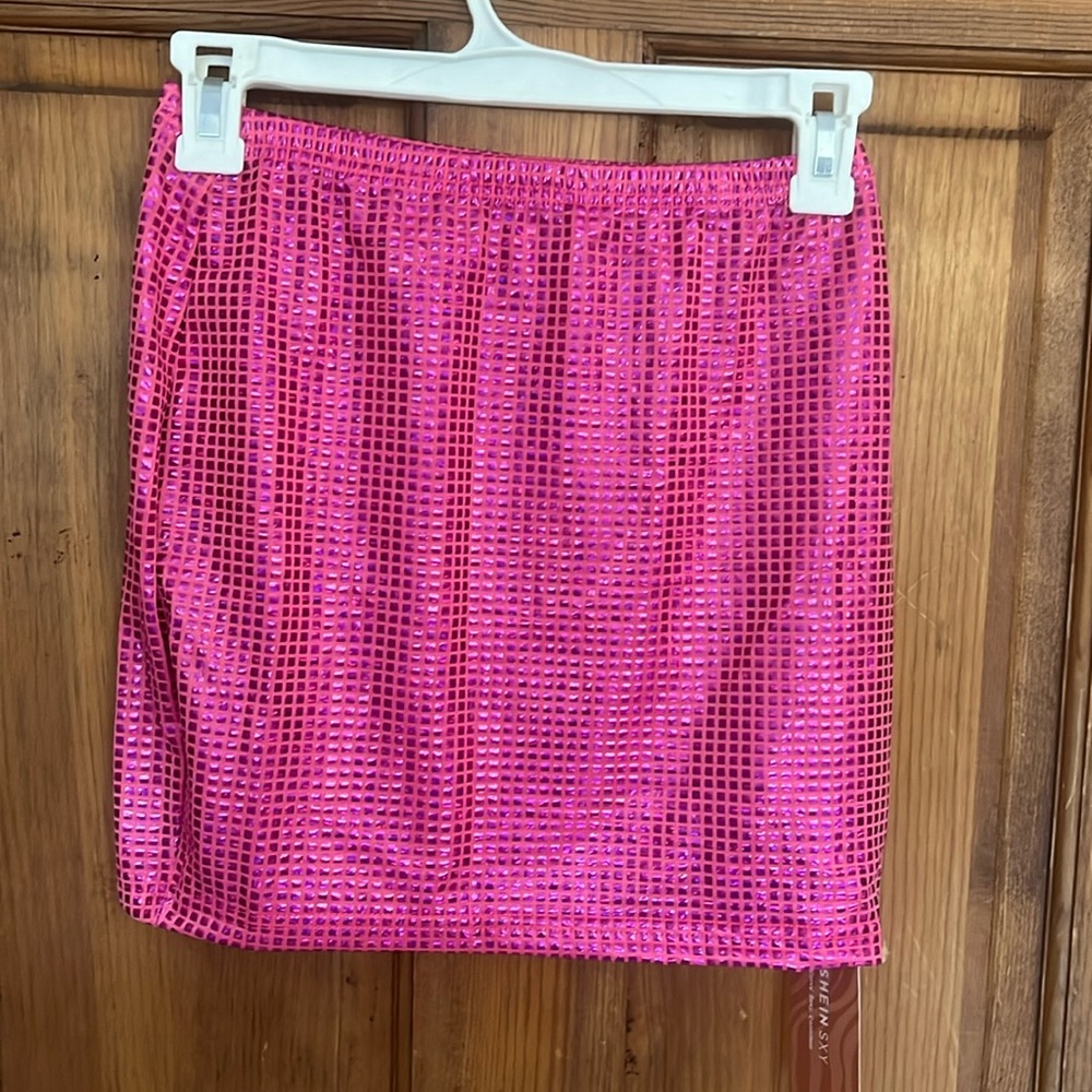 Hot pink xs shimmery skirt. Brand new w tags